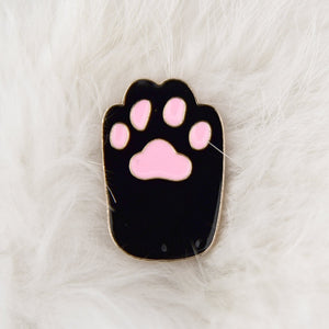 Enamel pin Black paw with pink beans