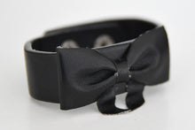 Load image into Gallery viewer, Bracelet BLACK BOW